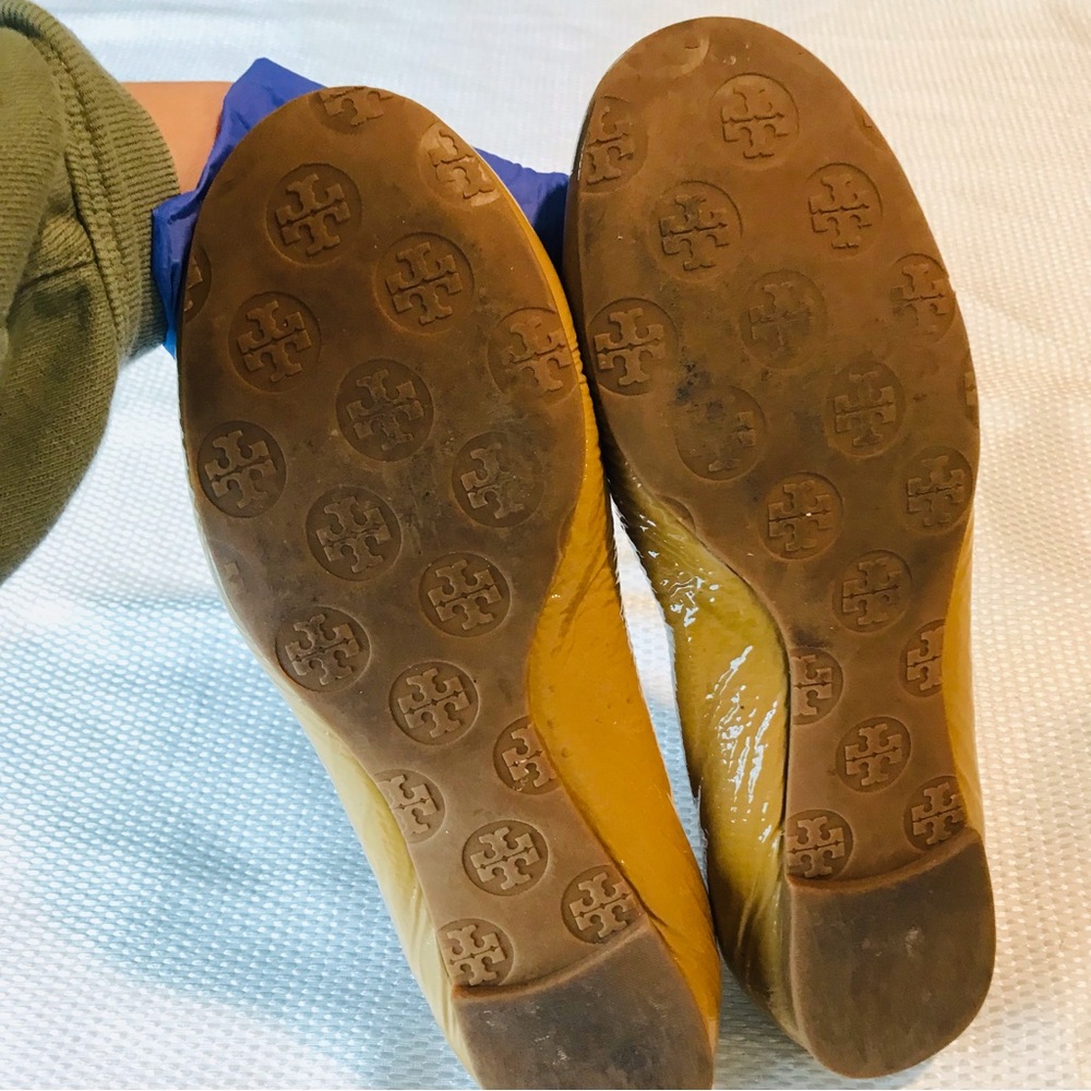 Tory Burch Women's Tan‎ Ballet Flats - Picture 6 of 7